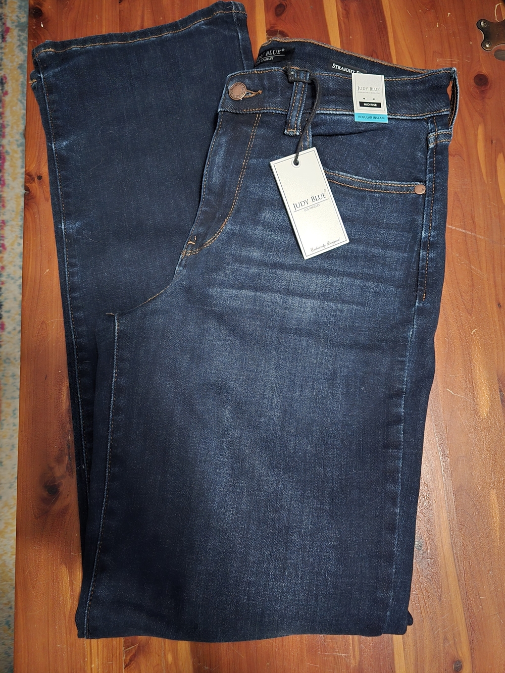 Judy Blue Mid Rise Straight Jeans